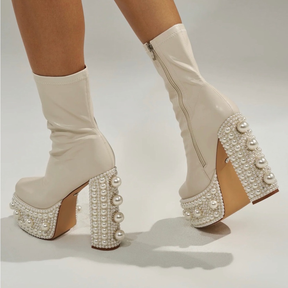 Azalea Wang ANTARIS-BEIGE PEARL PLATFORM BOOTIE